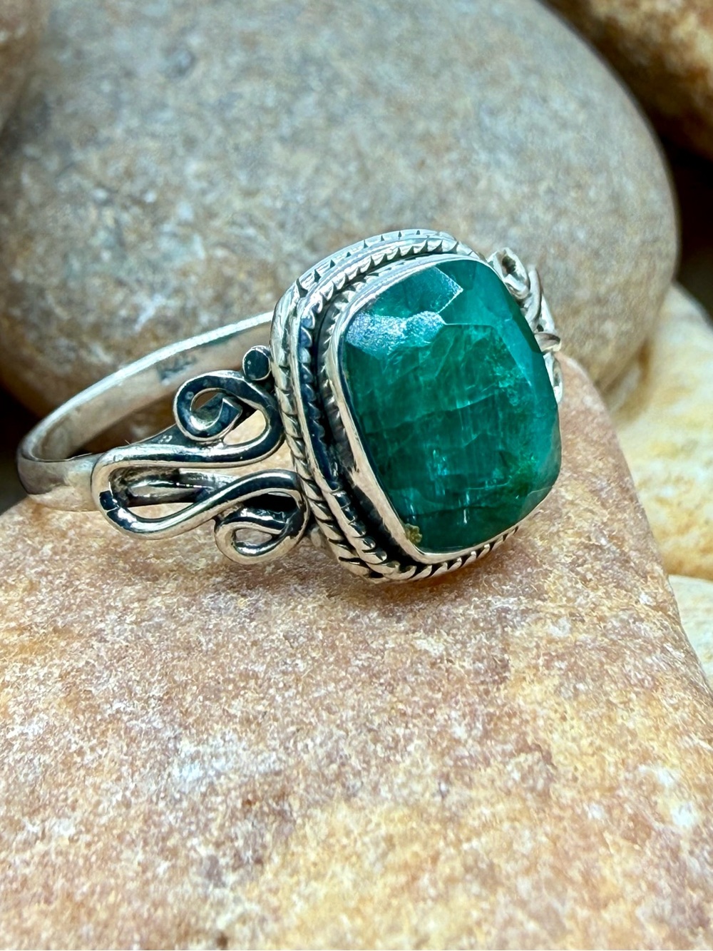 Sterling Silver Emerald Green Gemstone Ring Size9 Signed 925 NWOT Southwest Boho - Picture 3 of 17